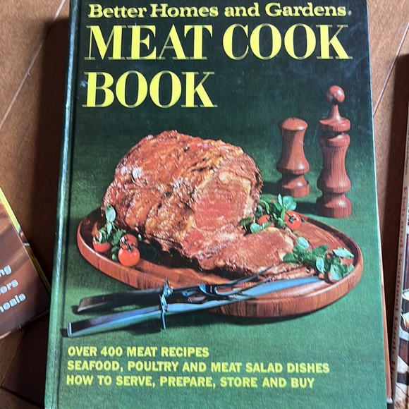 Vintage 1972 Collection of Better Homes and Gardens Cookbooks - Picture 4 of 7